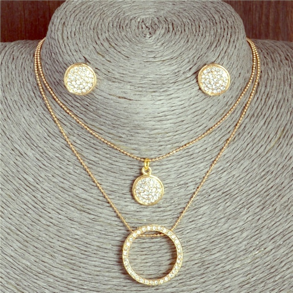 ⭐️🌟Austrian Crystal Circle Pendant Set🌟⭐️NWT